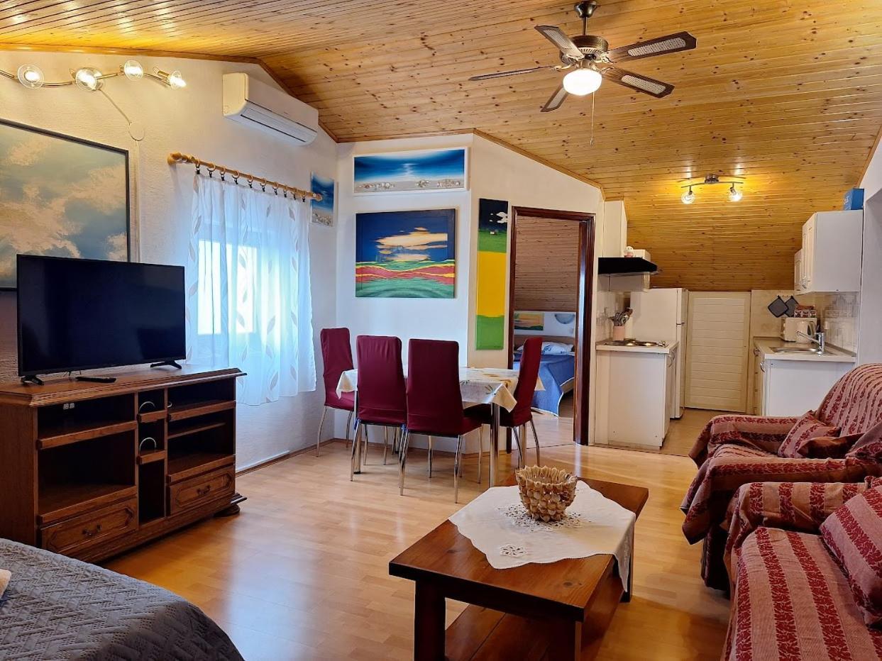Apartments Alex Ровинь Номер фото